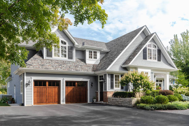 Best Roof Moss and Algae Removal  in Little Falls, MN